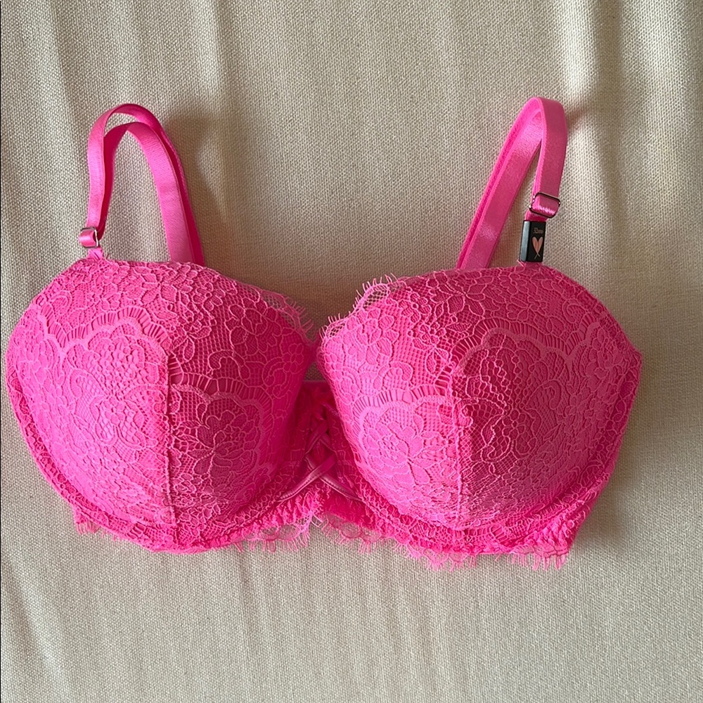 NWT Victoria’s Secret pink lace bra